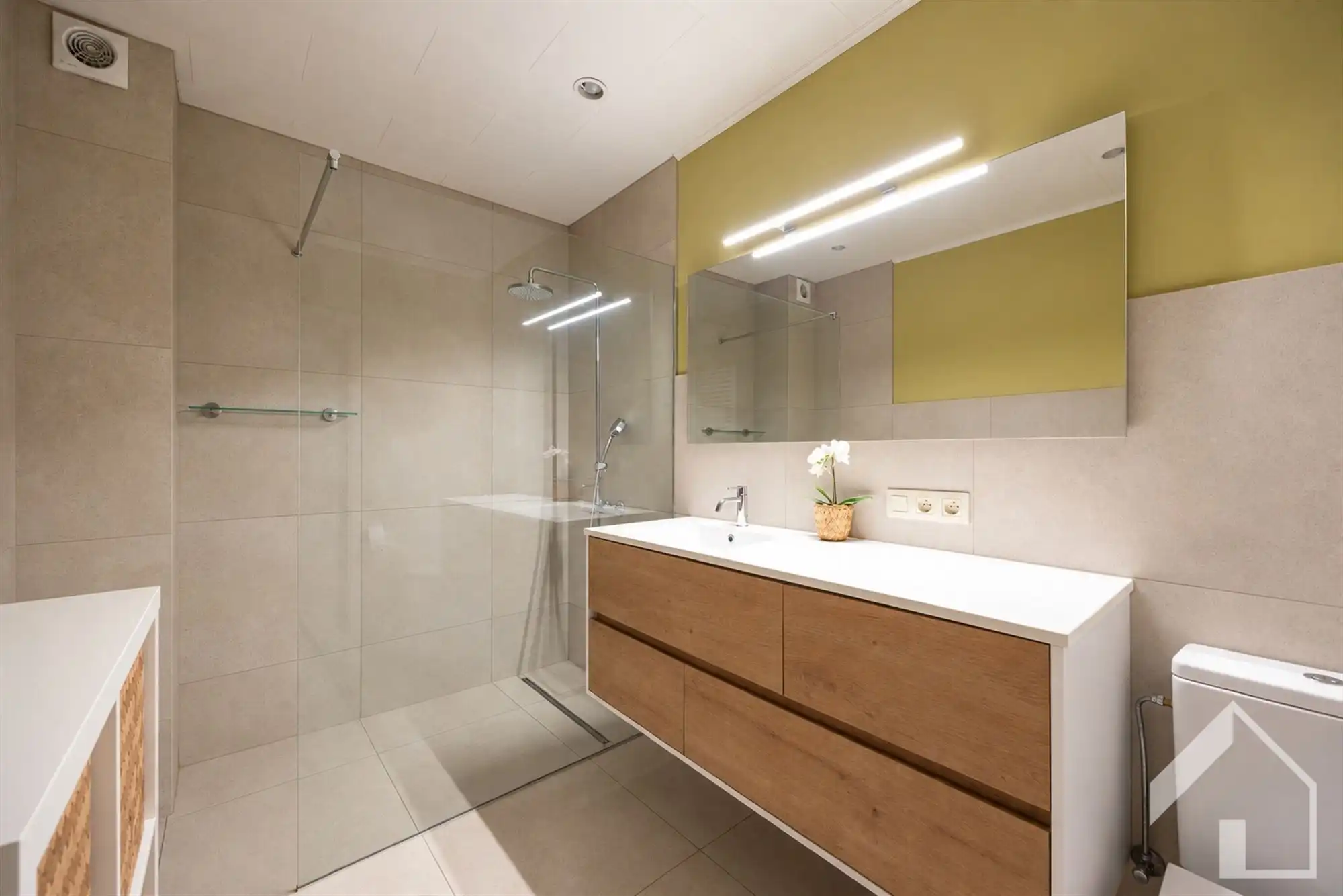 Ruim appartement met garagebox  foto 8