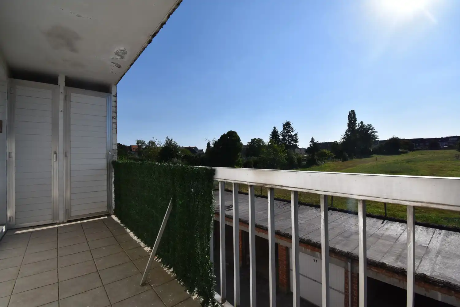 Appartement met 2 slaapkamers en garage te huur in Sint-Pieters-Leeuw foto 2