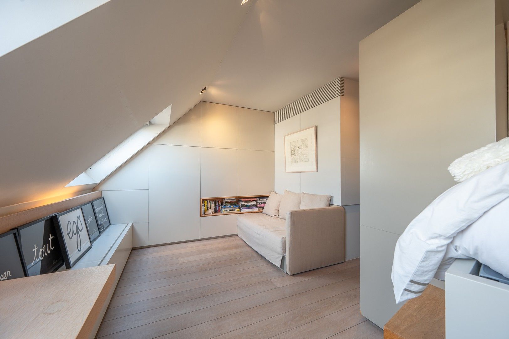 Prachtig appartement in hartje Zoute met gevelbreedte van bijna 9 m en unieke zonneterrassen vlakbij het Albertplein. foto 23