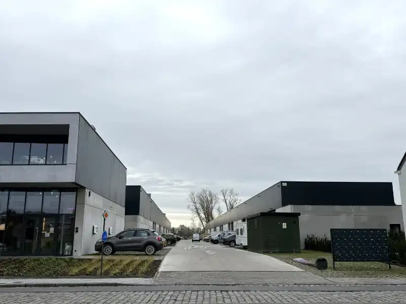 Recente KMO loods op zeer goede locatie foto 2
