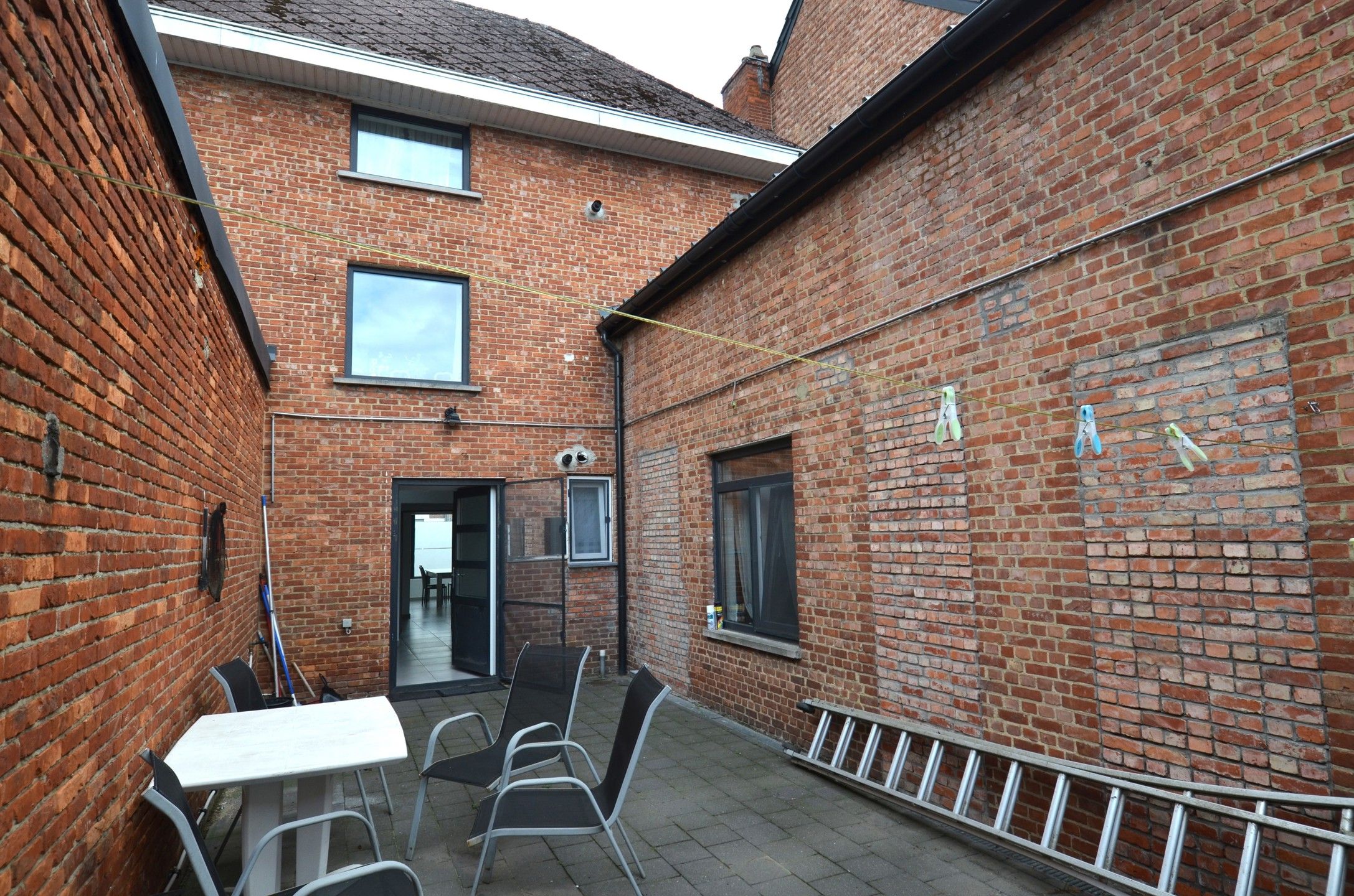 Zeer ruime woning met potentieel foto 21