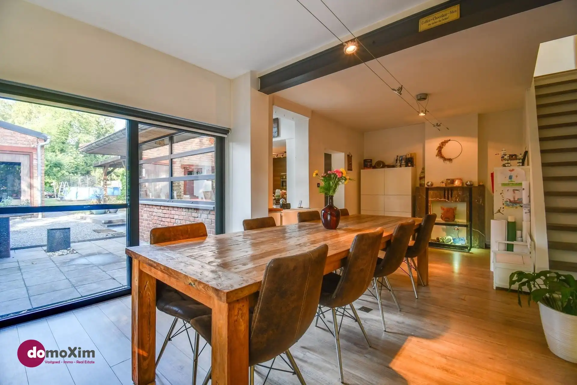 Instapklare woning met ruime hangar nabij het centrum van Hever foto 3