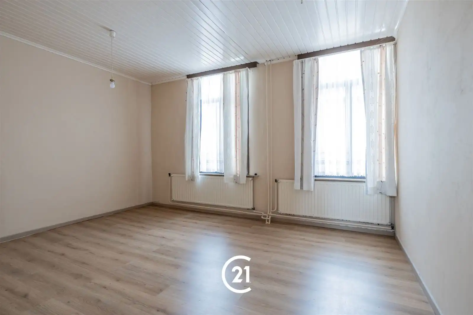Gezinswoning met 4 slaapkamers nabij station Gent-Dampoort! foto 8