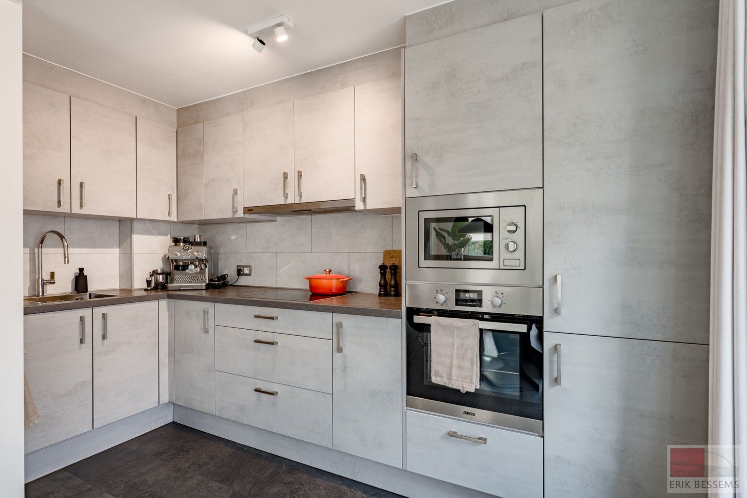 Recent gerenoveerd appartement (2019) met een bewoonbare oppervlakte van 73 m². foto 4