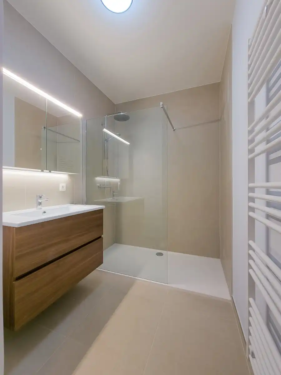 Lichtrijk nieuwbouwappartement met 2 slaapkamers en terras foto 10