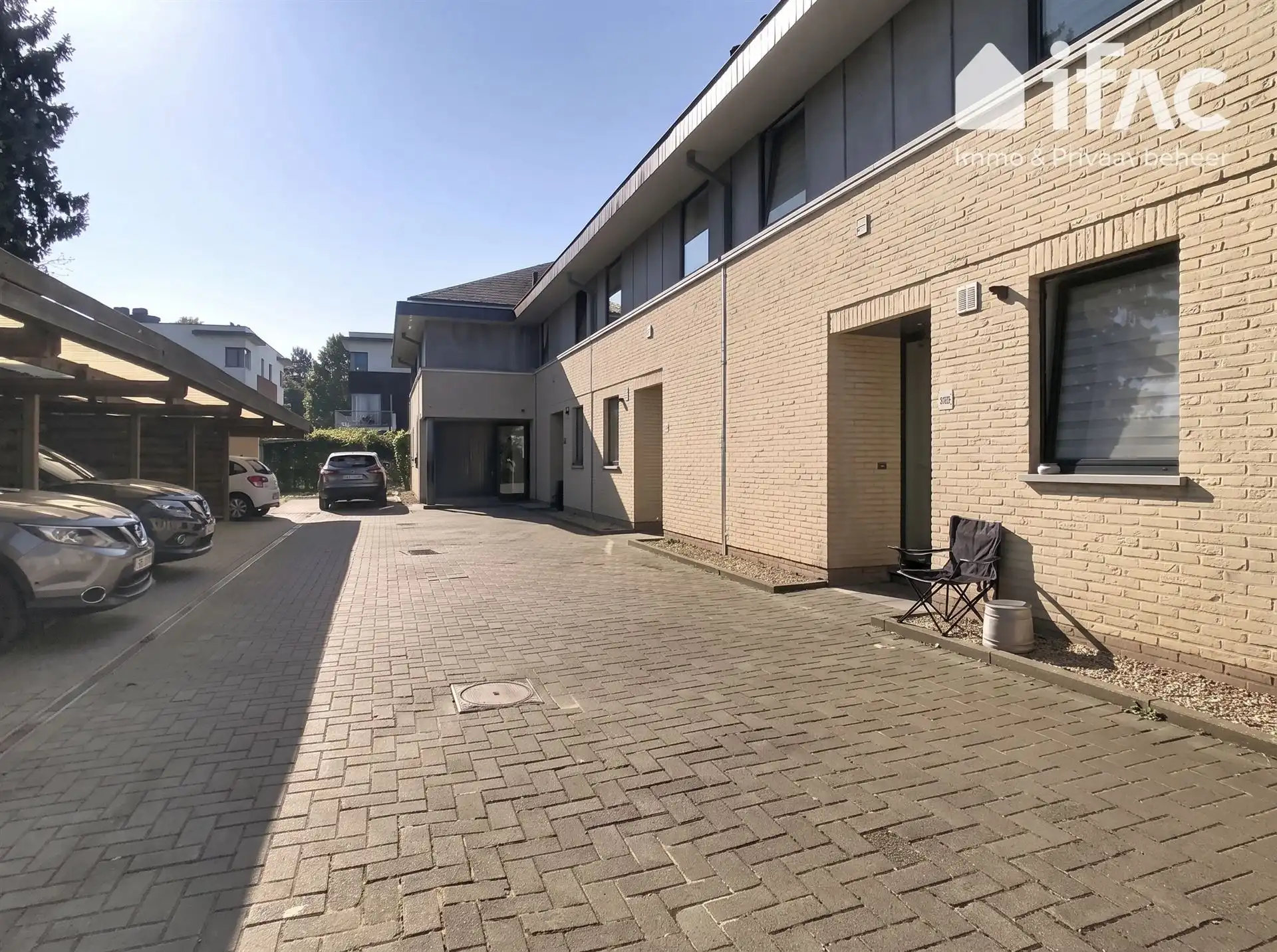 Huis met tuin, 3 slaapkamers en parkeerplaats foto 17