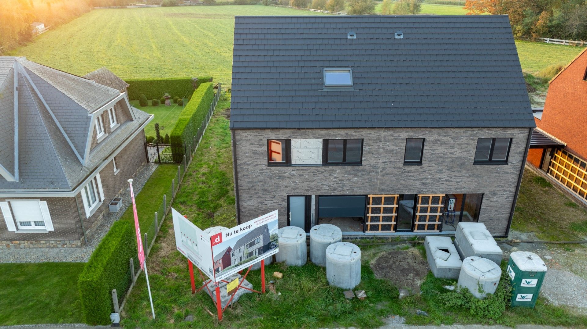 Energiezuinige halfopen bebouwing met ruime tuin foto 10