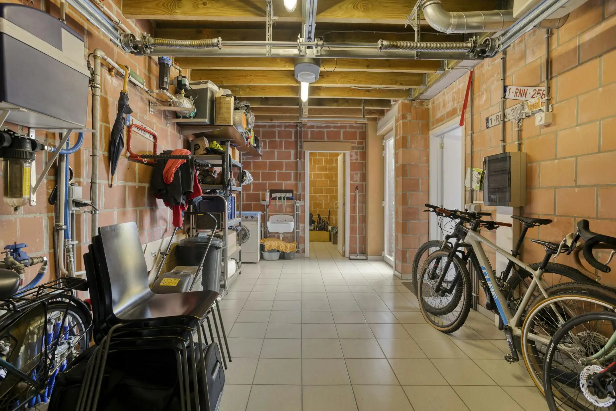 Volledig instapklaar huis met 3 kamers te koop in Waregem foto 17