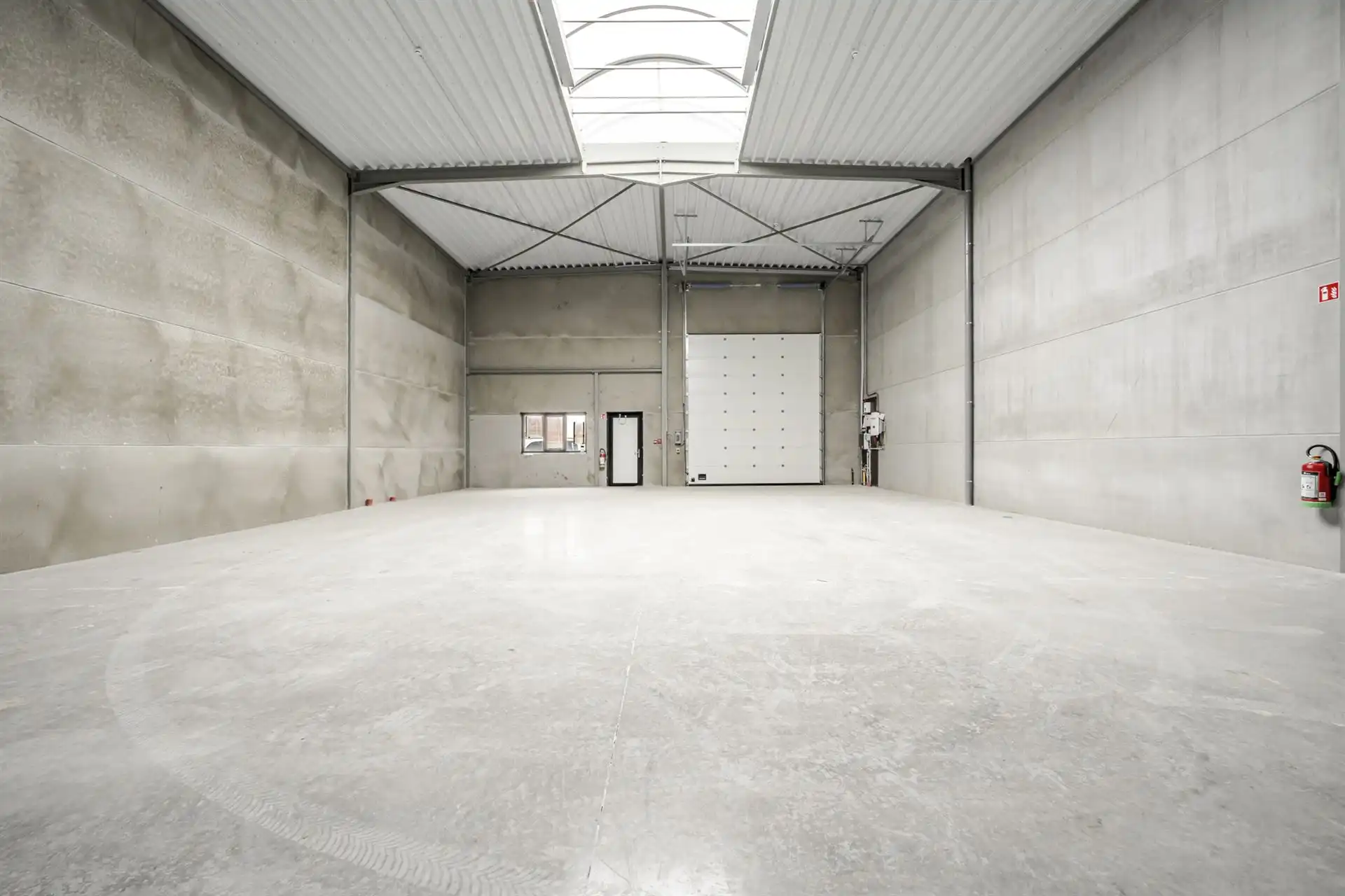 Topgelegen nieuwbouw KMO units van 220-225m² foto 8