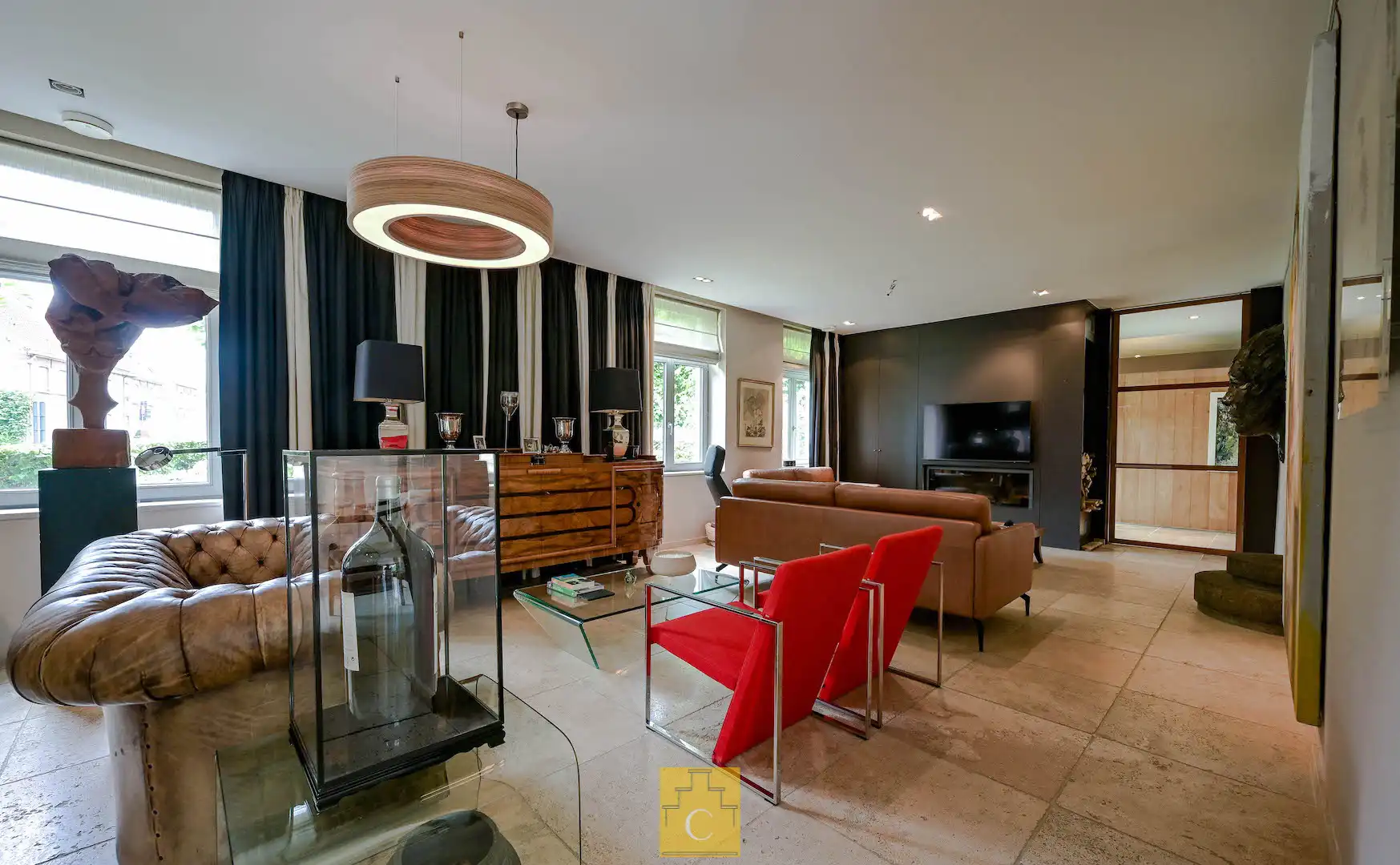 Een woning waar karakter en hedendaagse architectuur elkaar perfect aanvullen. foto 13