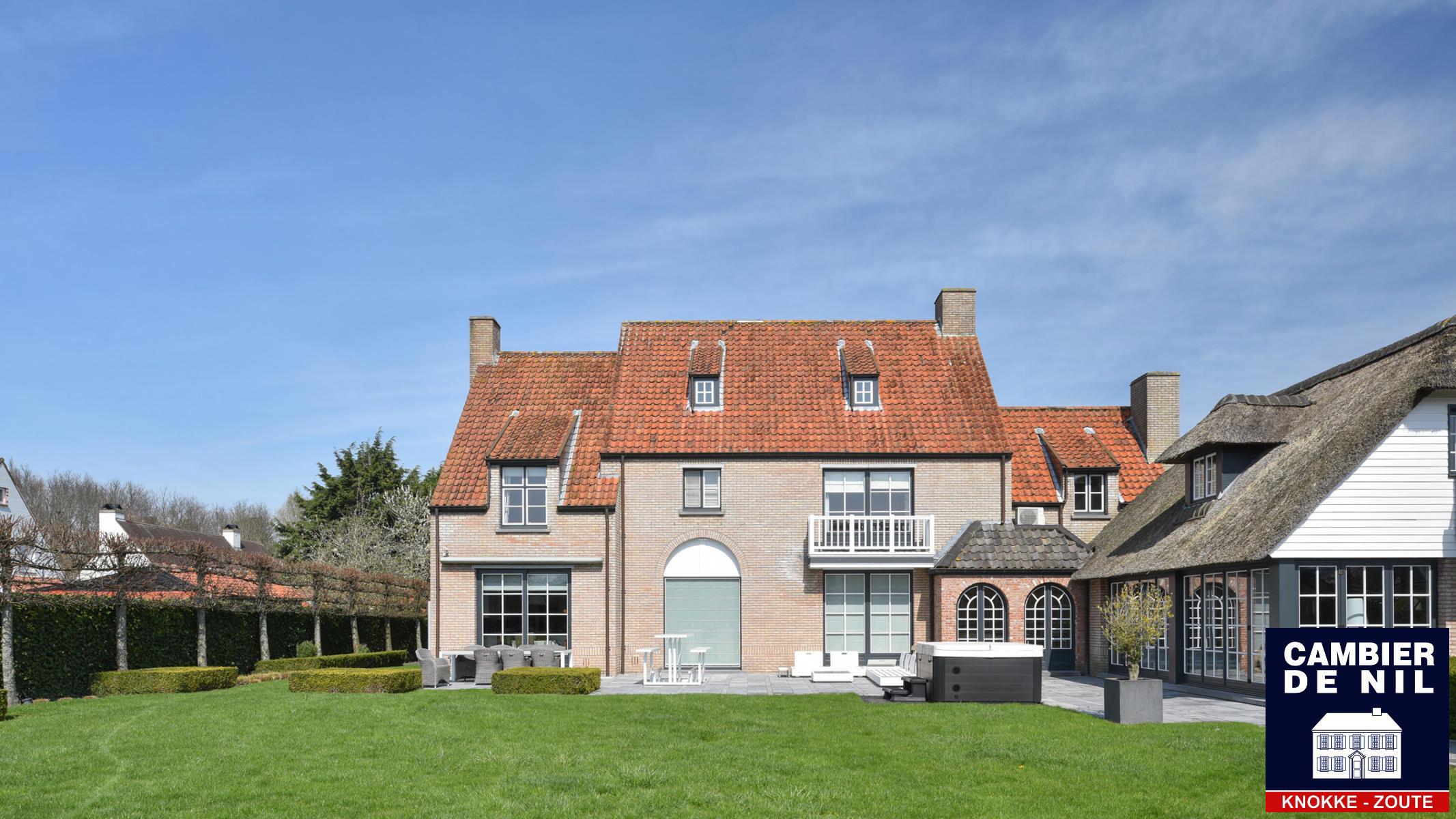 Indrukwekkende villa op een prachtig terrein (dubbel lot) foto 6