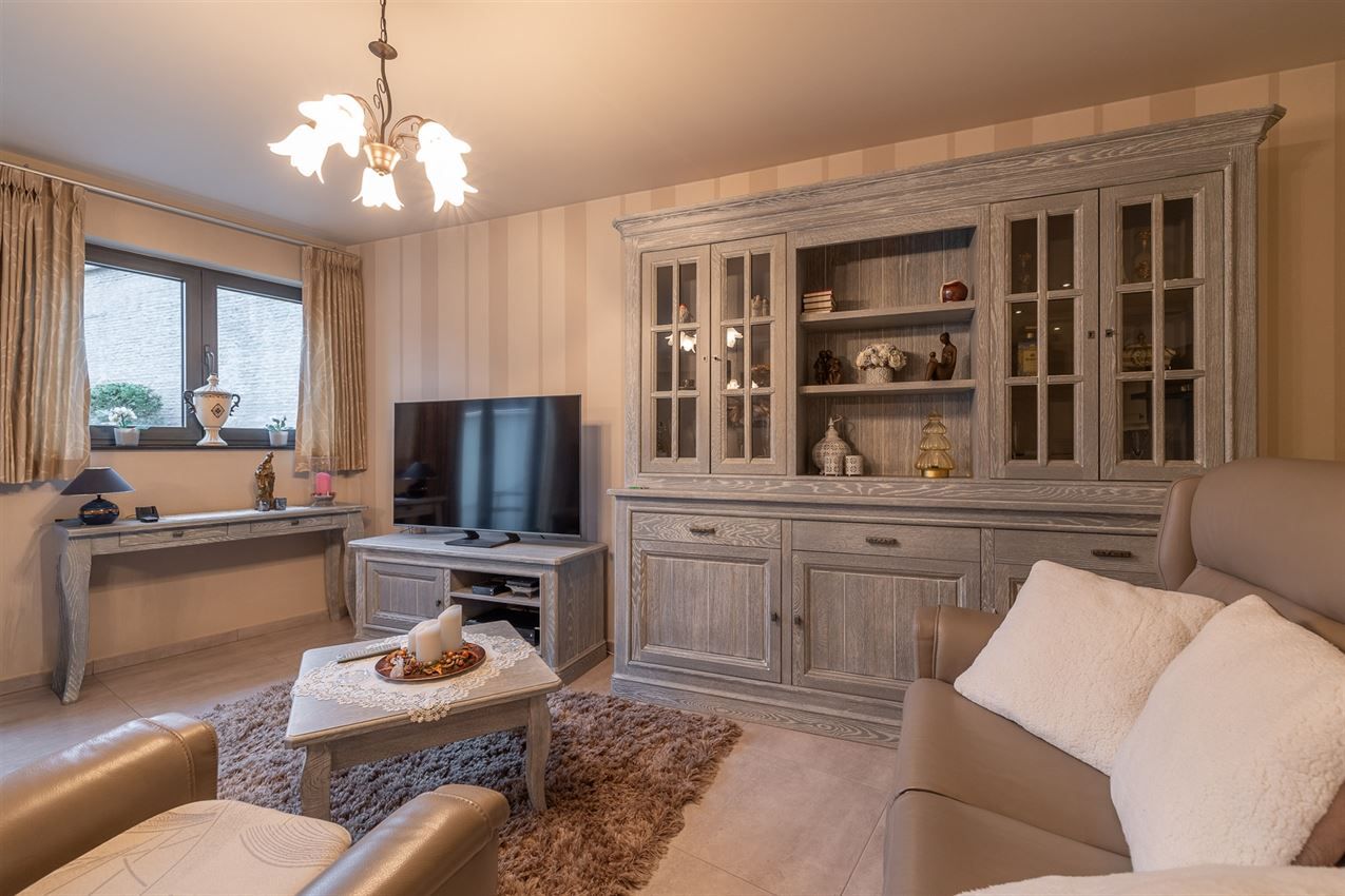 Gelijkvloers tweeslaapkamer appartement met terras en staanplaats in centrum  foto 4