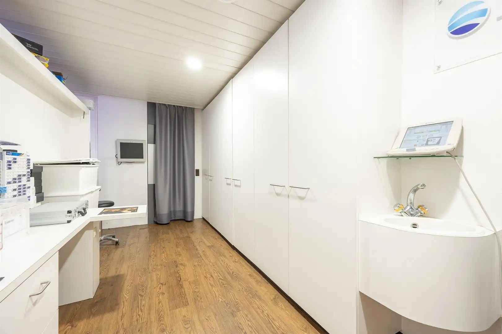 Handelsgelijkvloers op topligging in hartje Brasschaat foto 9