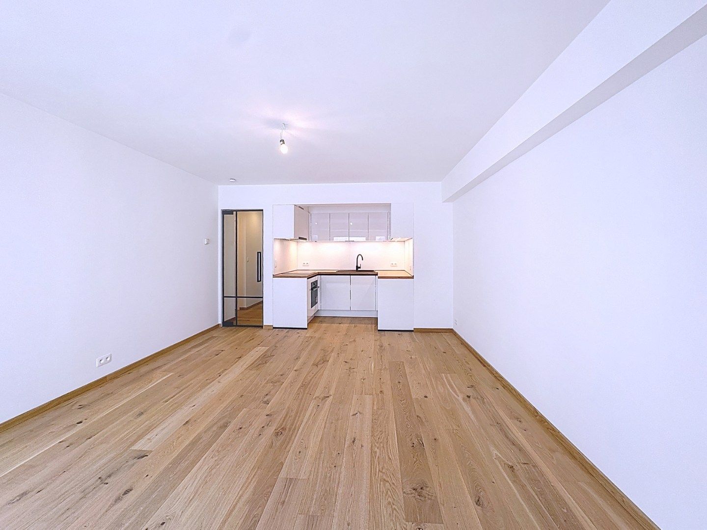 Volledig gerenoveerd appartement met 2 slaapkamers foto 6