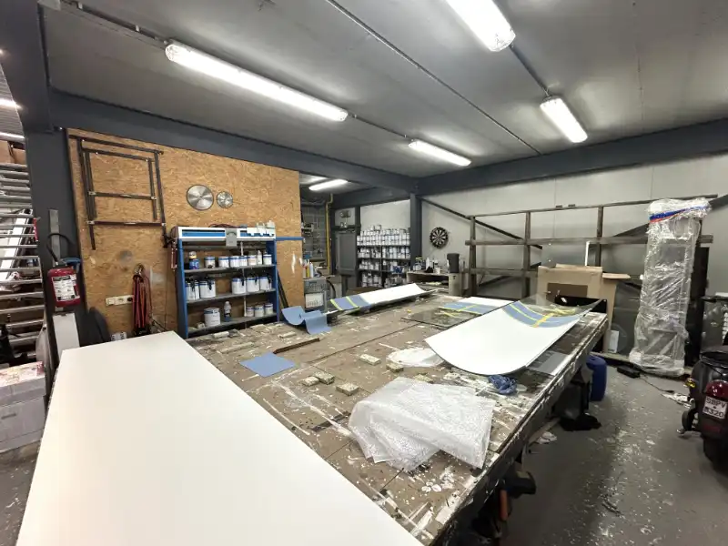 Bedrijfsgebouw van ca. 700 m² + mezzanine + kantoren en buitenopslag op topligging foto 9