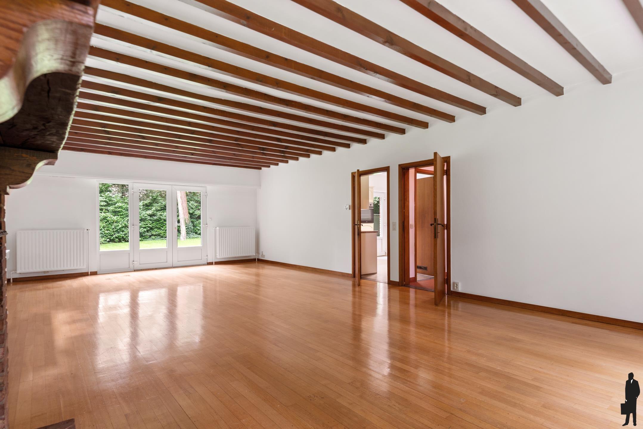 Op een top locatie gelegen gelijkvloerse villa op een prachtig perceel foto 4