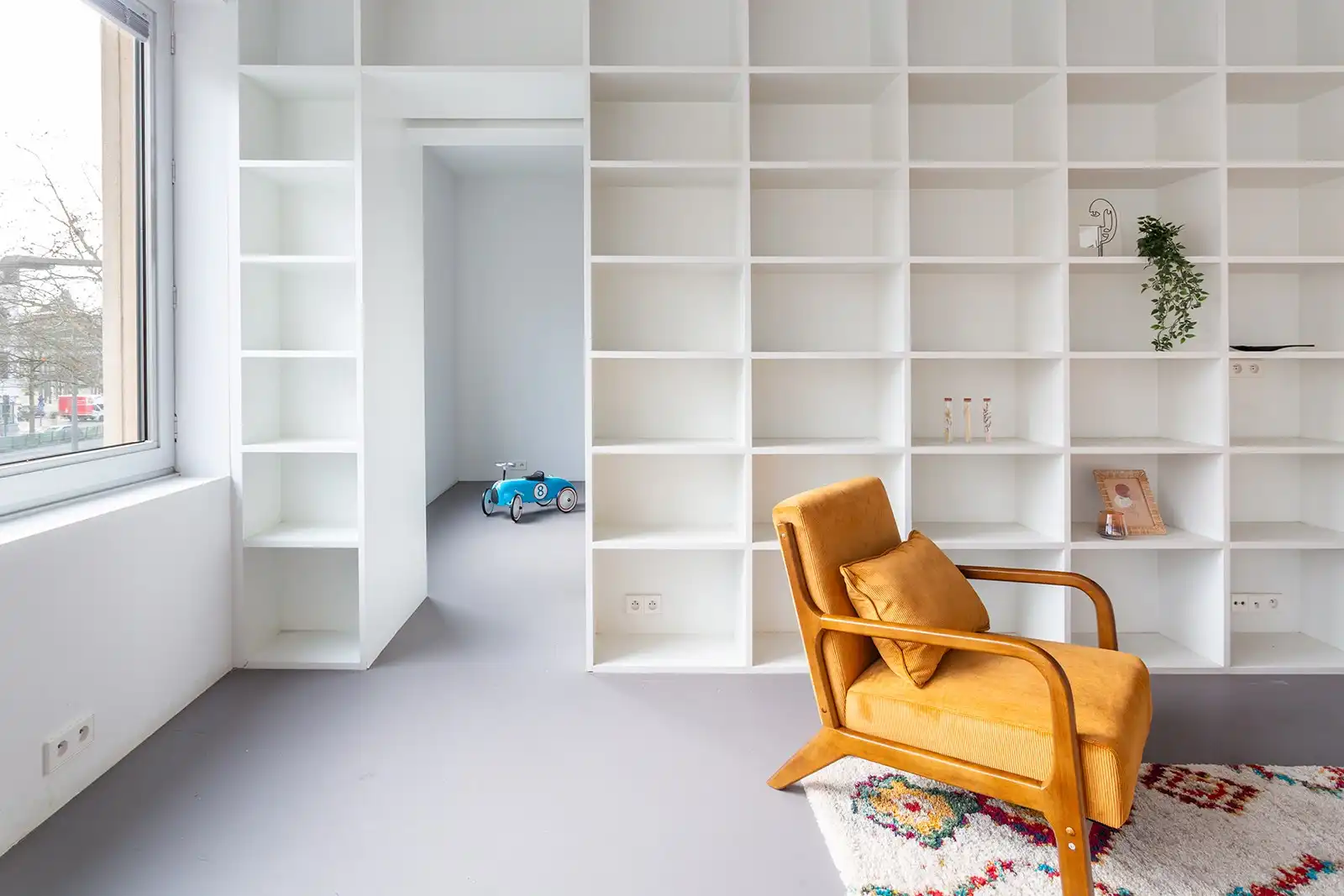 Architecturale parel met een zee van ruimte foto 6