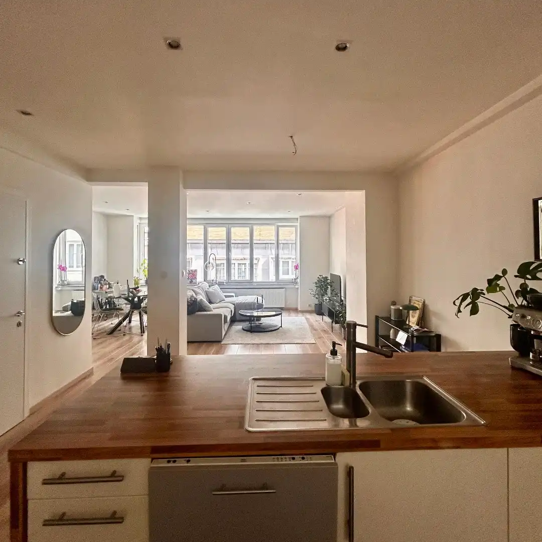 Gerenoveerd appartement met 2 slk nabij Leopoldplaats foto 2