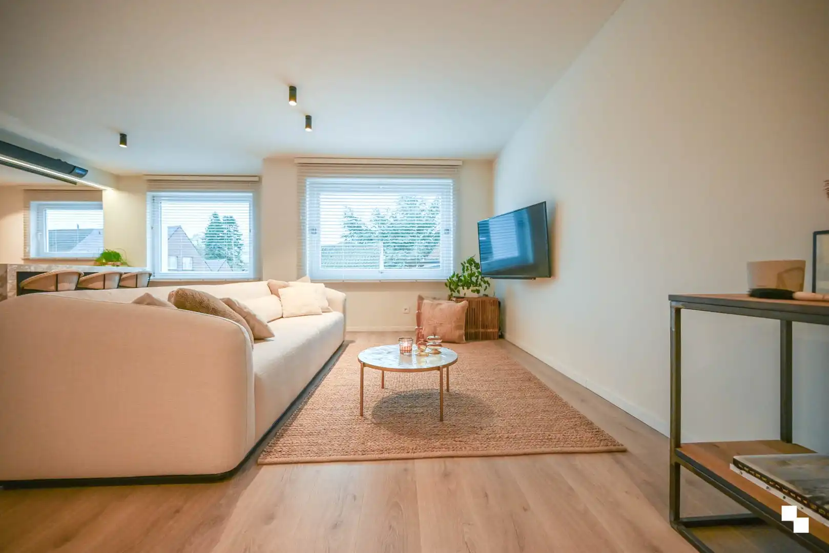 Hoogwaardig afgewerkt appartement in hartje Ingelmunster foto 5