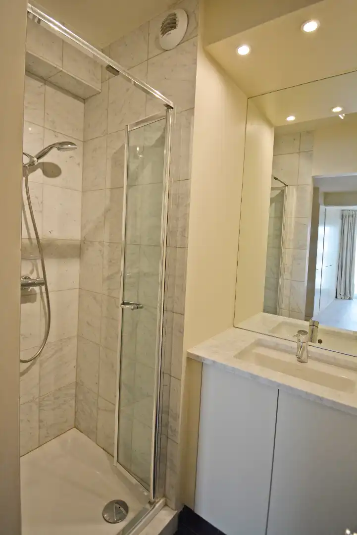 Prachtig onderhouden appartement op toplocatie vlak bij de zeedijk! foto 11