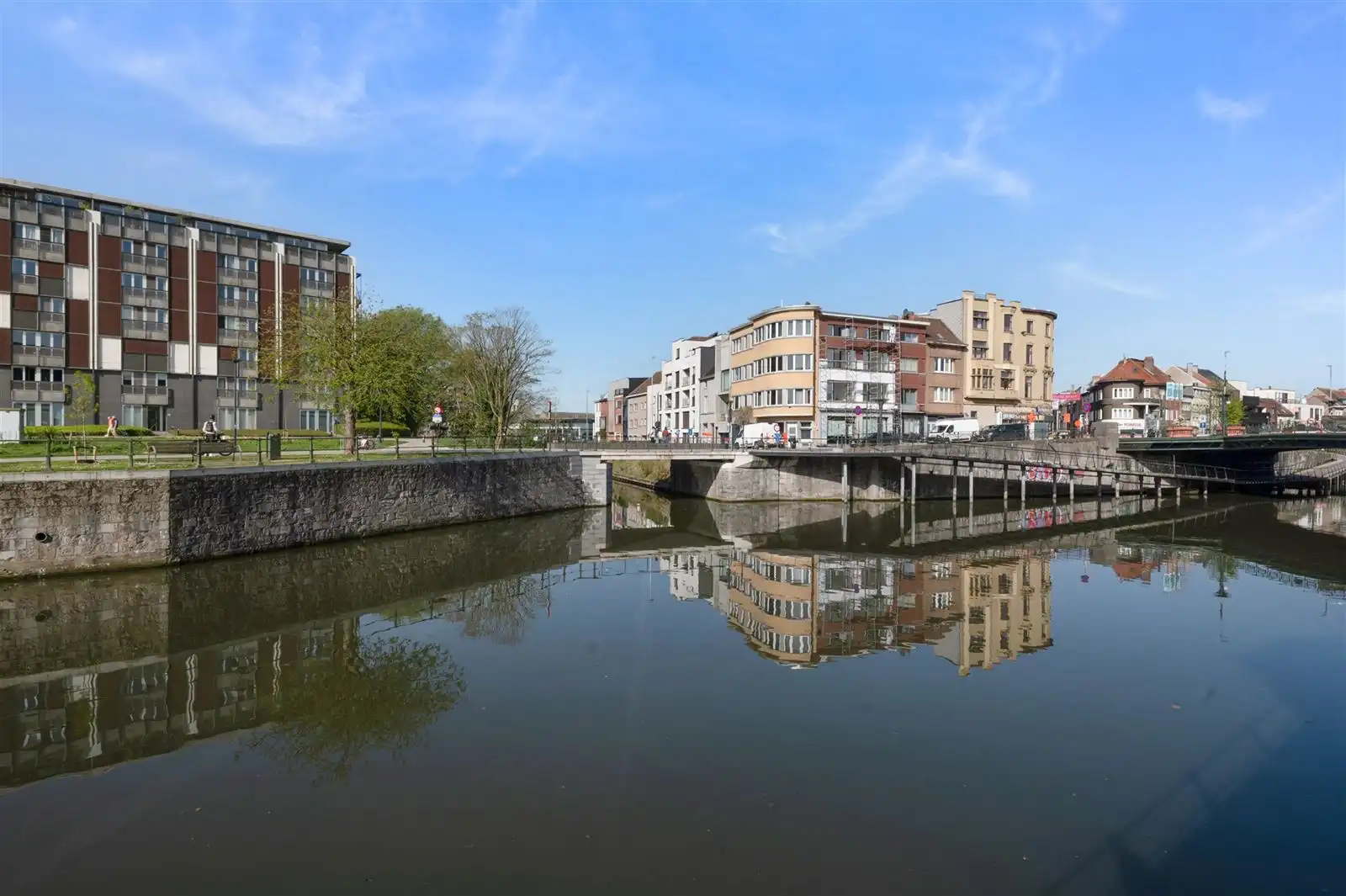 Eénslaapkamerappartement nabij de coupure foto 2