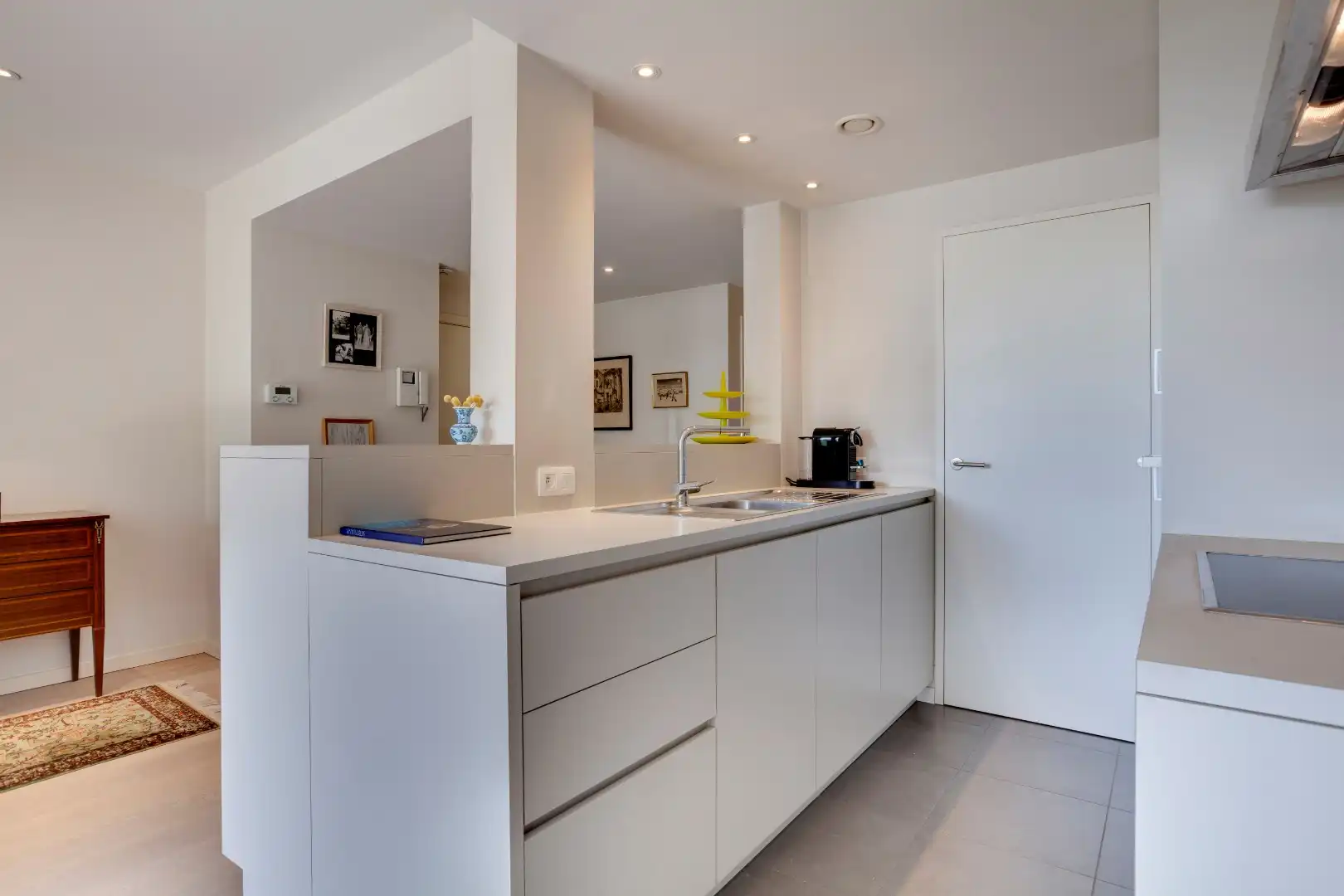 Instapklaar modern appartement  met terras en ondergrondse staanplaats foto 7