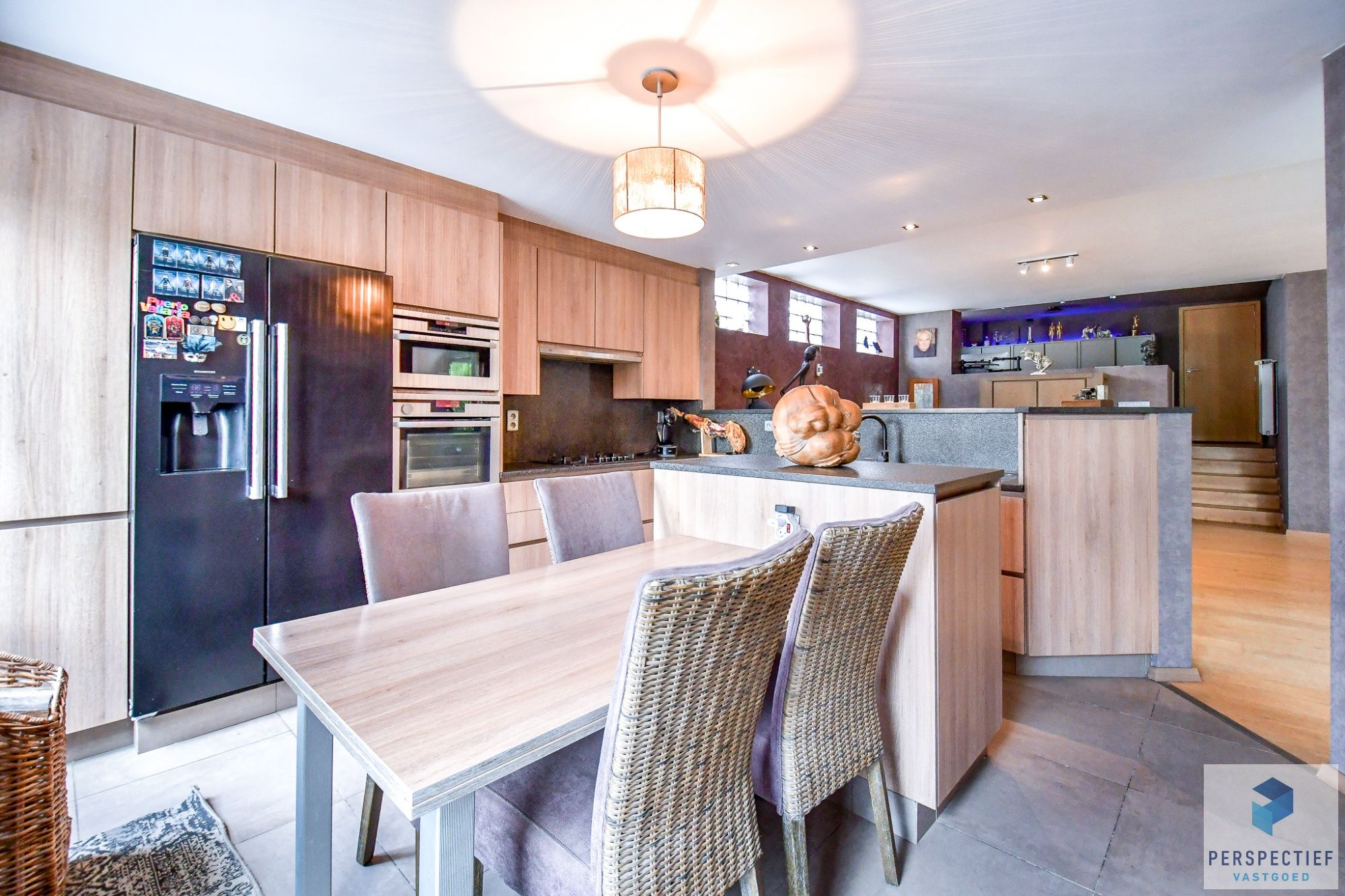 STATIGE GROTE WONING met 4 slaapkamers, garage & GROTE TUIN foto 6