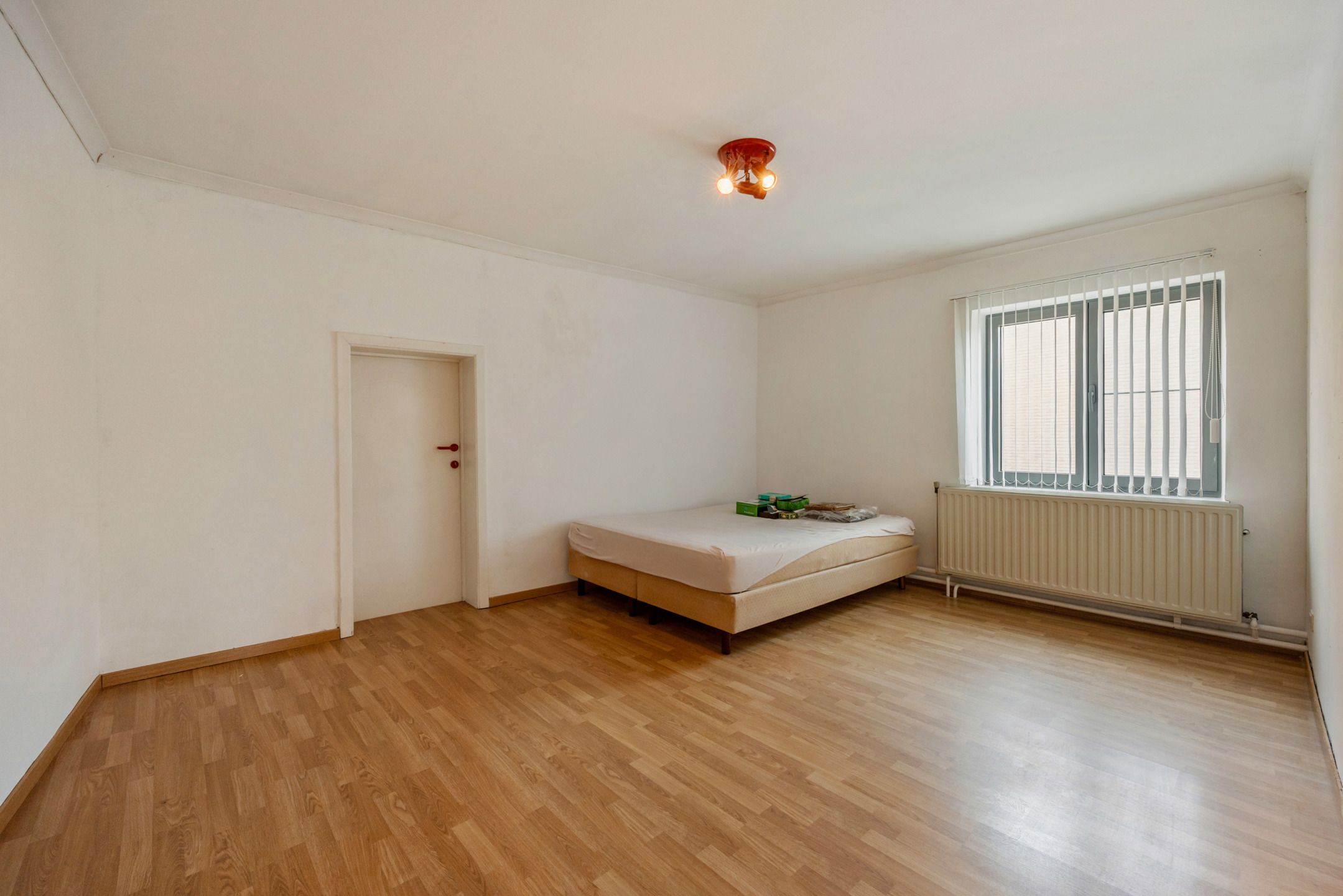 Ruime eengezinswoning met authentieke charme in Koninksem foto 10