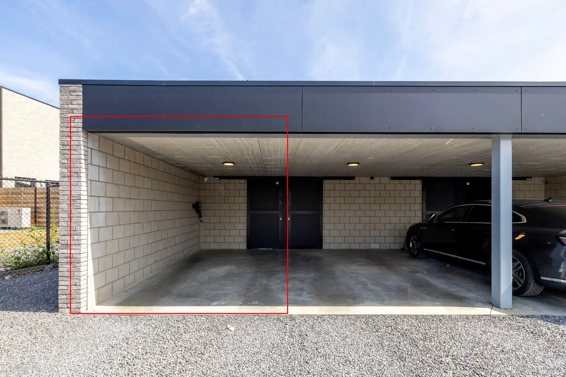 Instapklaar gelijkvloers appartement met carport, berging, luxe afwerking en aangelegde tuin foto 23