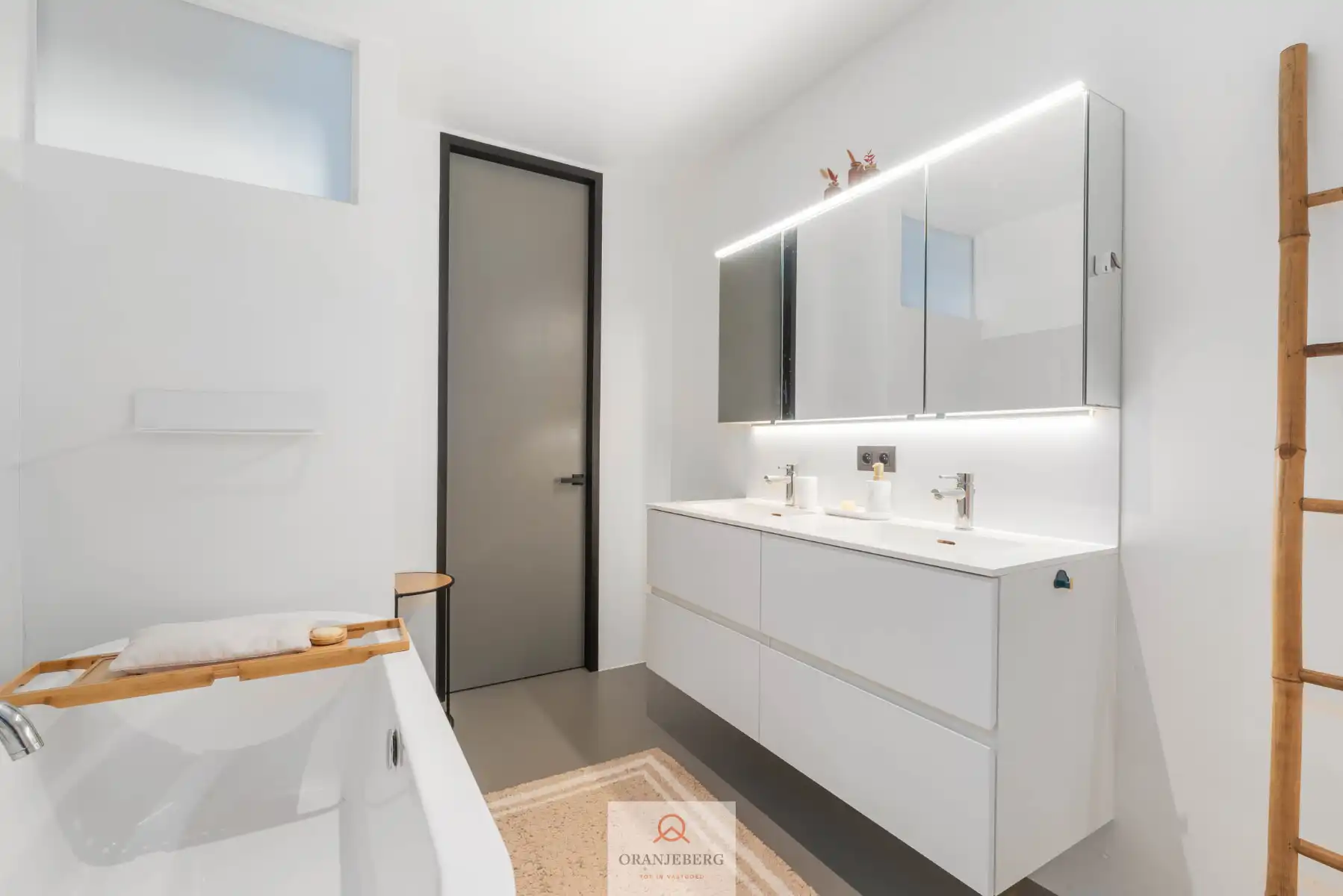 Uniek appartement in historisch gebouw foto 9