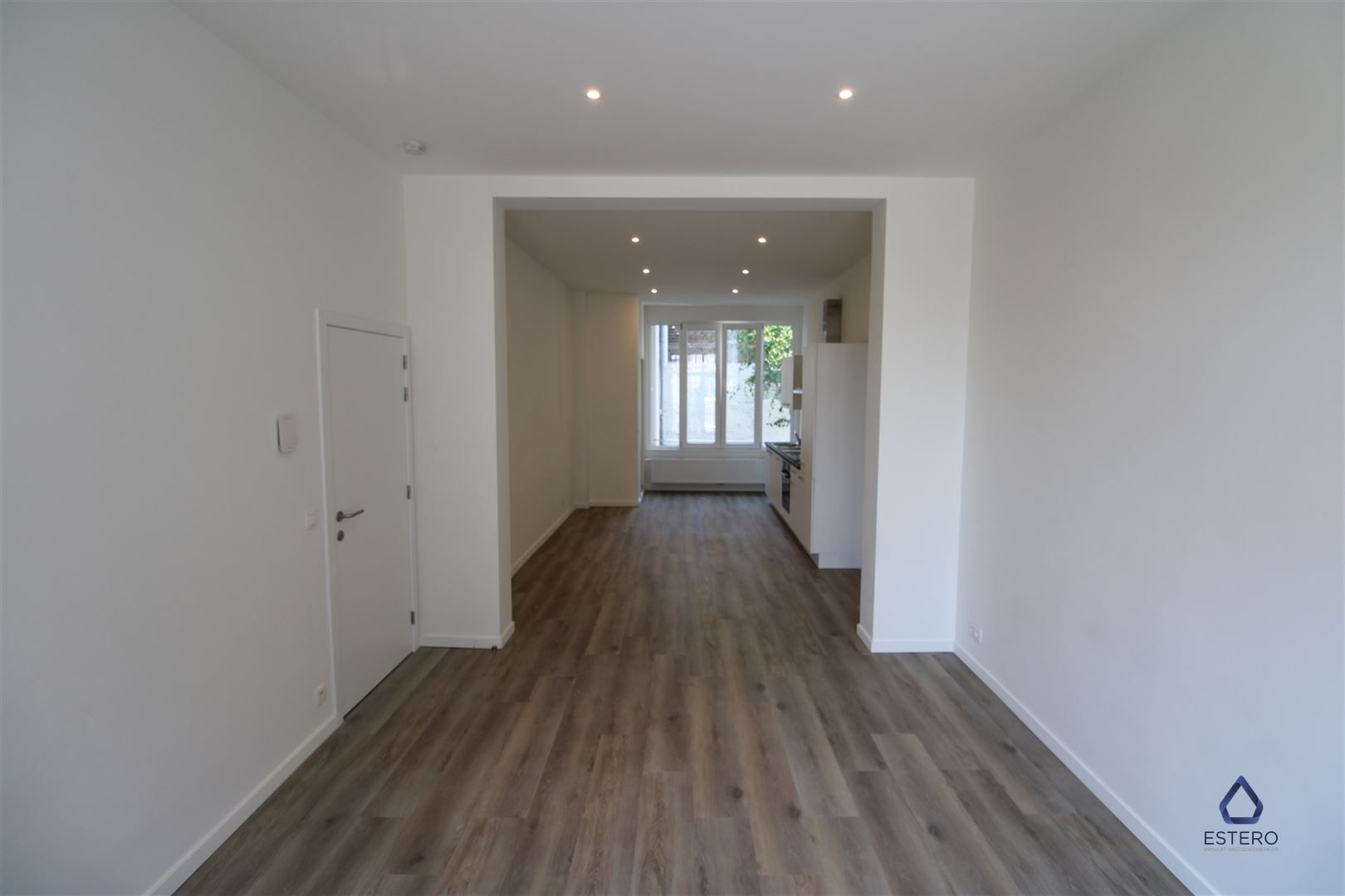 Ruim 1 slaapkamer appartement te Oostende foto 2