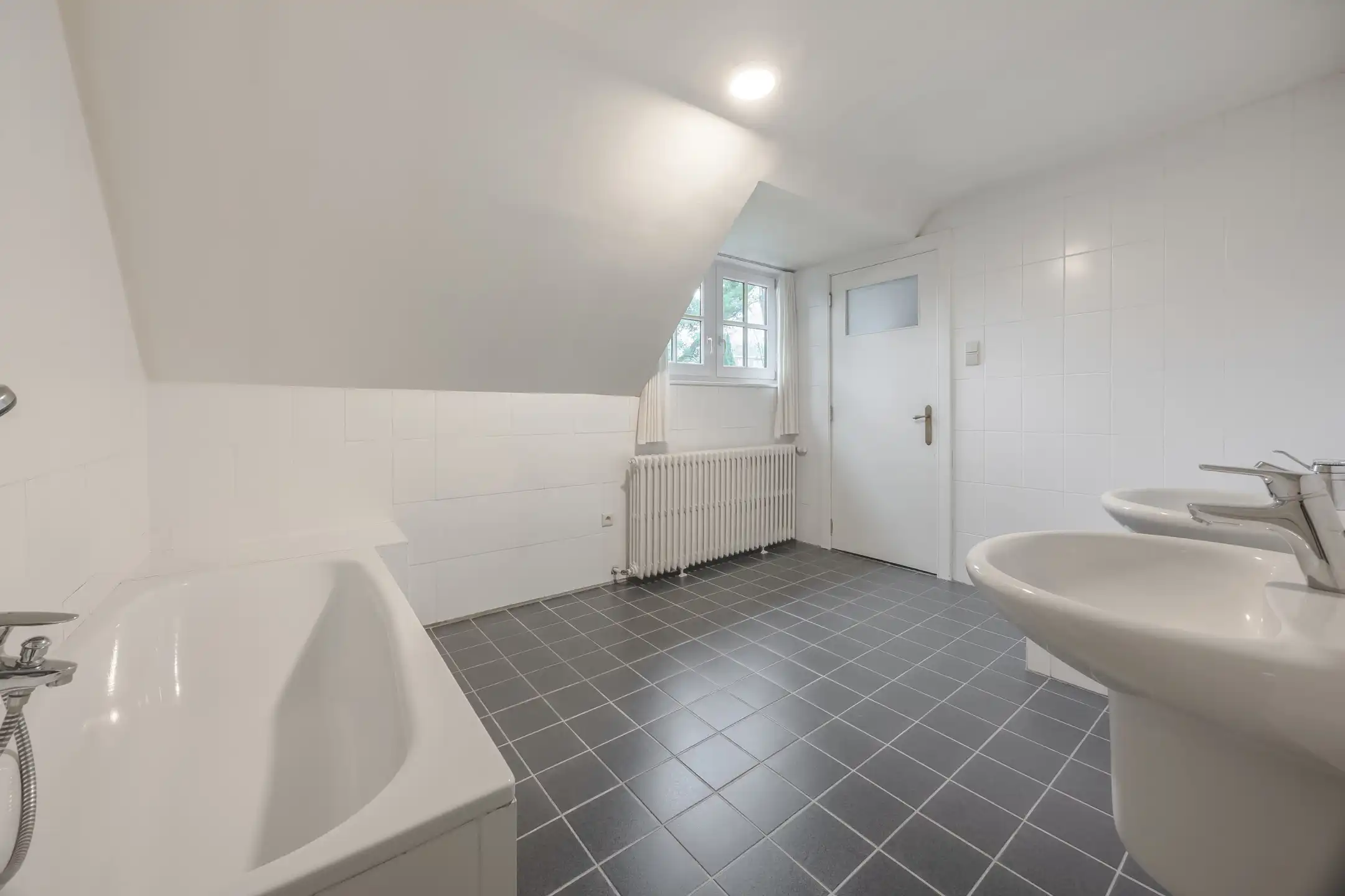 Stijlvolle villa met zwembad en uitzonderlijk potentieel foto 22