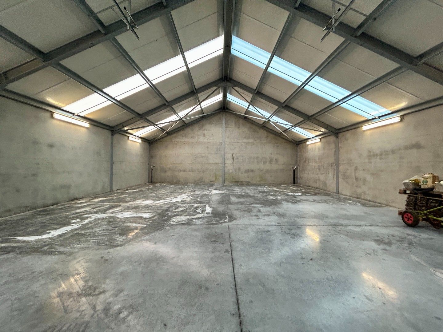 Ruime opslagplaats te Koolskamp (Ardooie)! foto 2