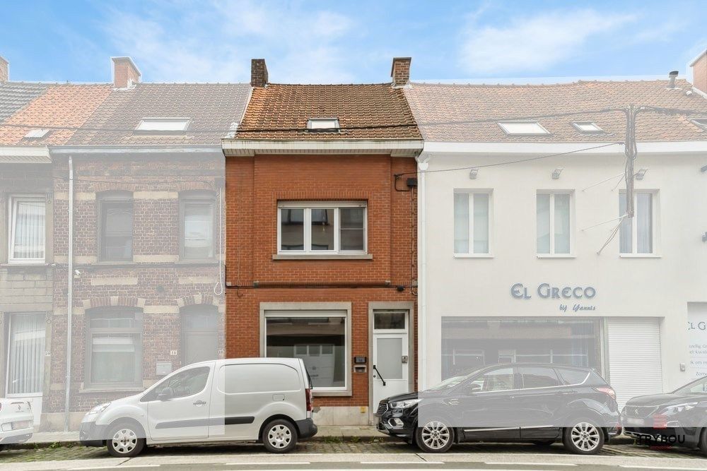 Centraal gelegen, verrassend ruime woning met zonnige tuin foto 21