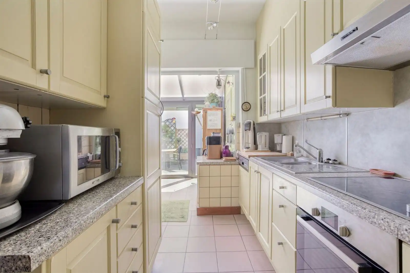 Zeer goed onderhouden woning met 3 slaapkamers, bureau + prive staanplaats  foto 14