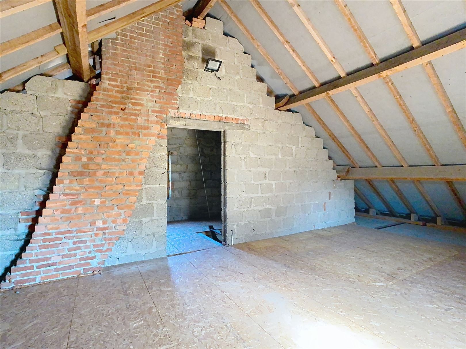 Mooie ruime woning, 3 slpks, garage, tuin, 11a 59ca foto 49