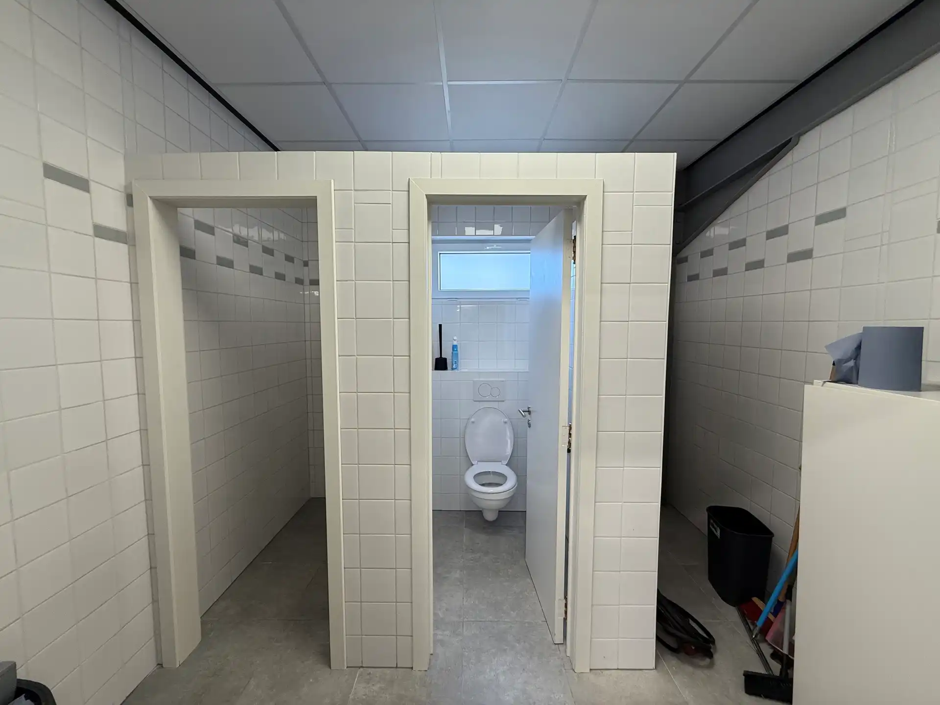 ERPE - Recente loods met kantoor, vlakbij de invalsweg. foto 5