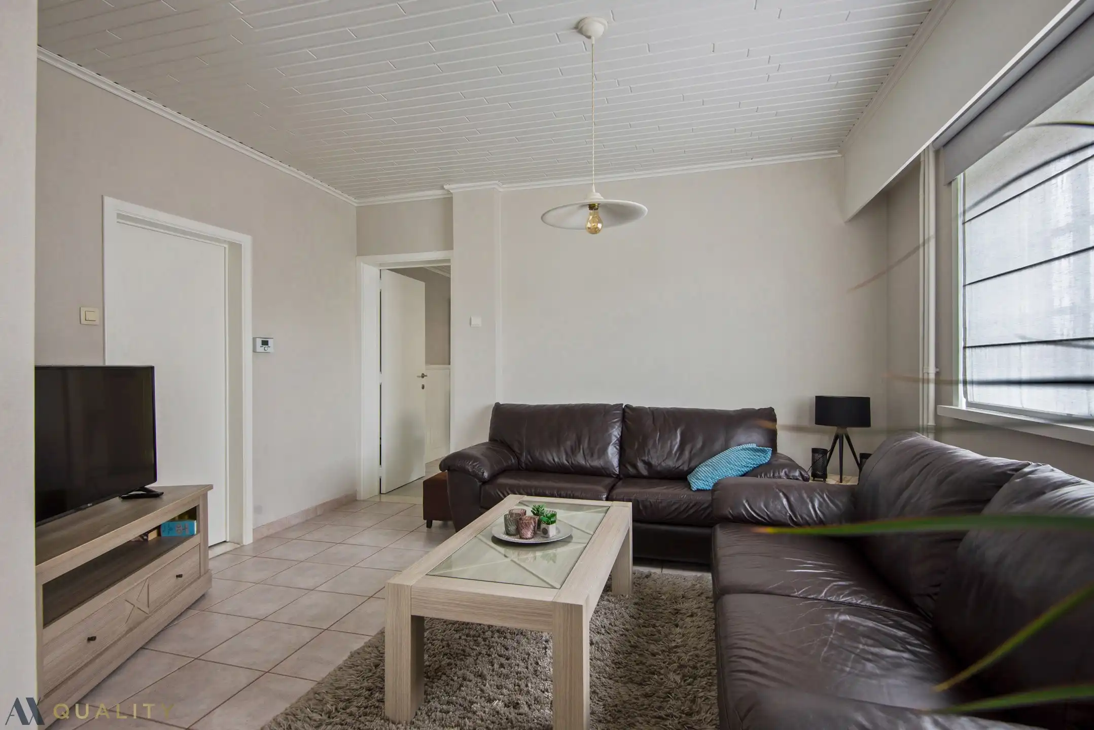 Deze instapklare ééngezinswoning met 3 slpk., ruime koer (146 m²), garage (26 m²) en diverse bergruimtes op een terrein van 301 m² foto 4