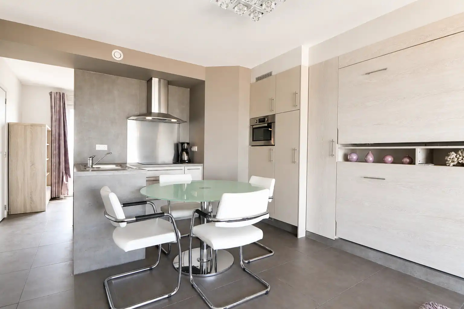 Recent dakappartement met 1 slaapkamer en 2 grote terrassen met prachtige uitzicht op zee, pier, duinen en hinterland. foto 3