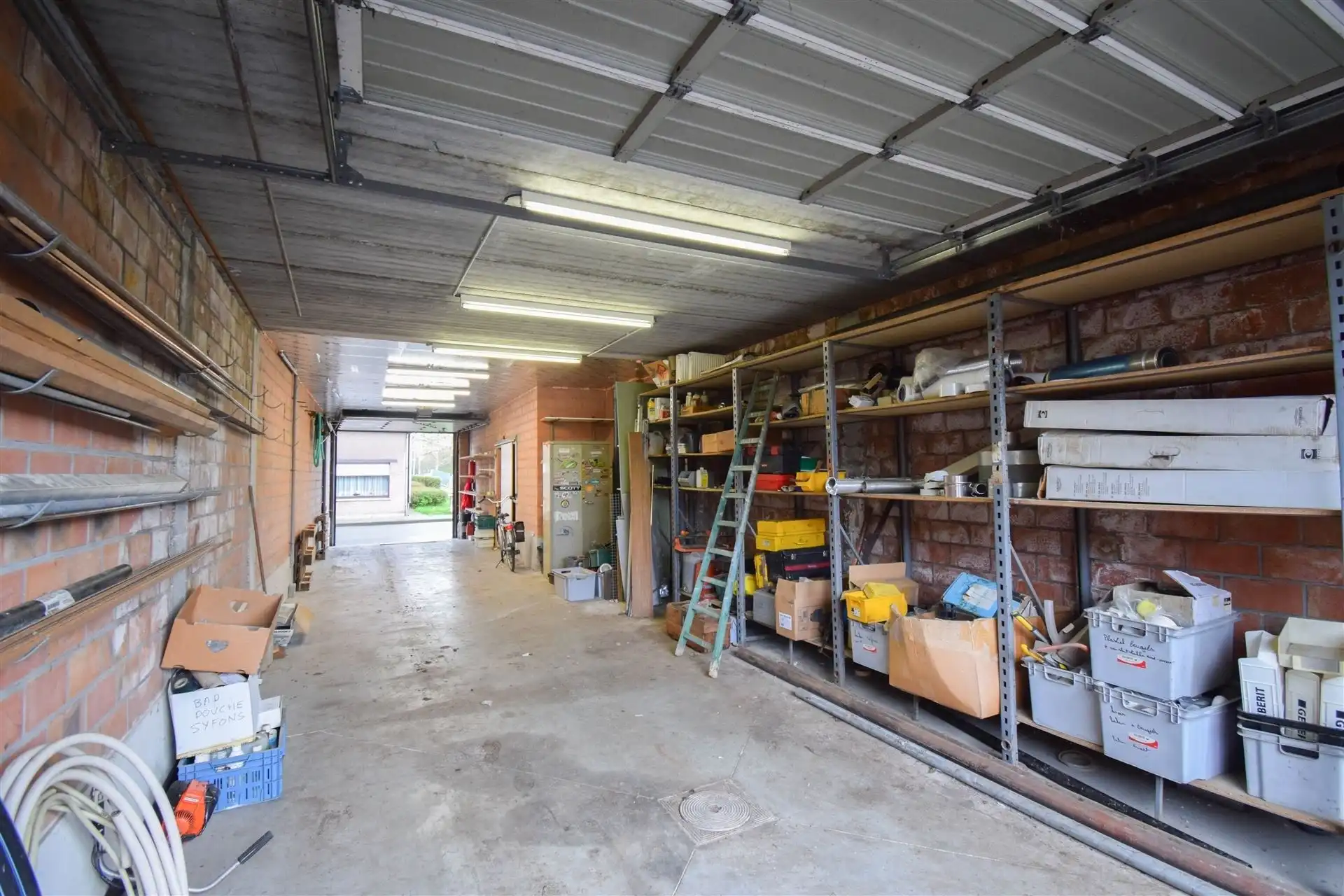 Centraal gelegen magazijnruimte met buitenruimte foto 6
