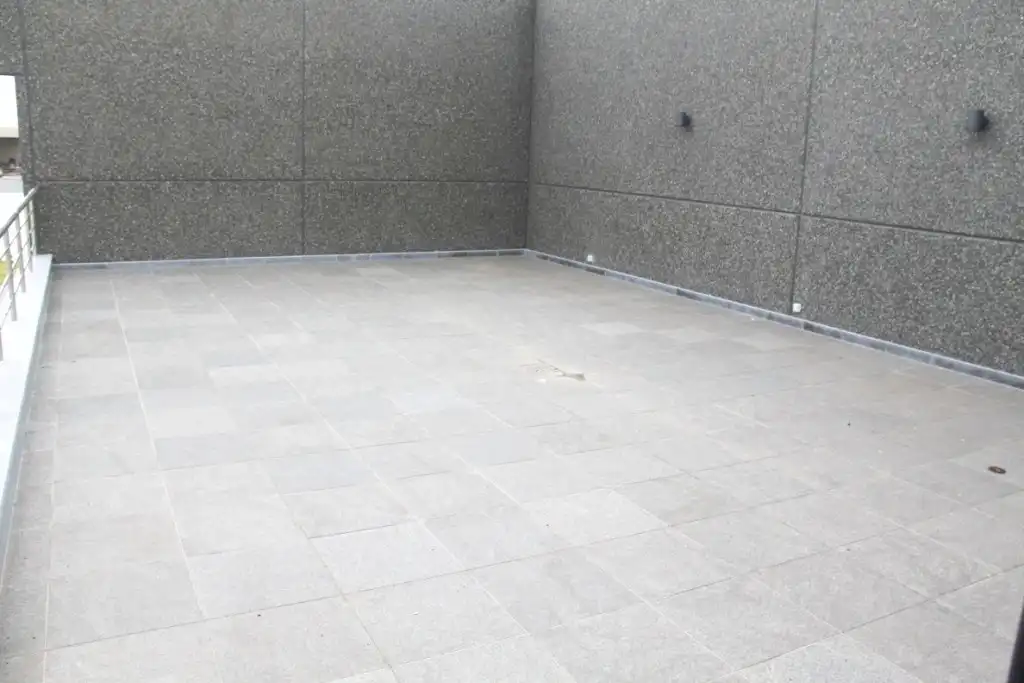Prachtig afgewerkt en zeer ruim appartement in Roeselare foto 12