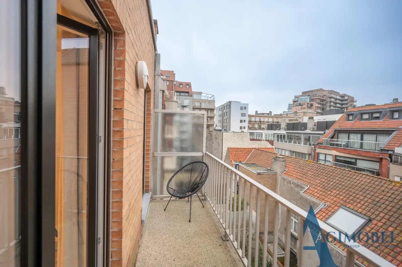 Uniek 2 slaapkamer - appartement met zeezicht en verfijnde architecturale touch. Vlakbij de Zeedijk. foto 16