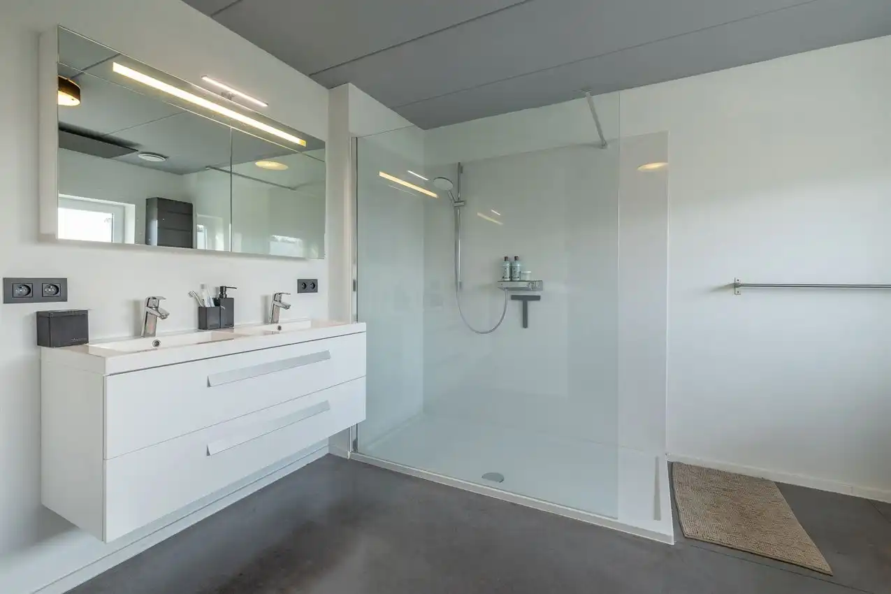 Groot wonen in recent huis zonder renovatie-of bouwzorgen foto 8