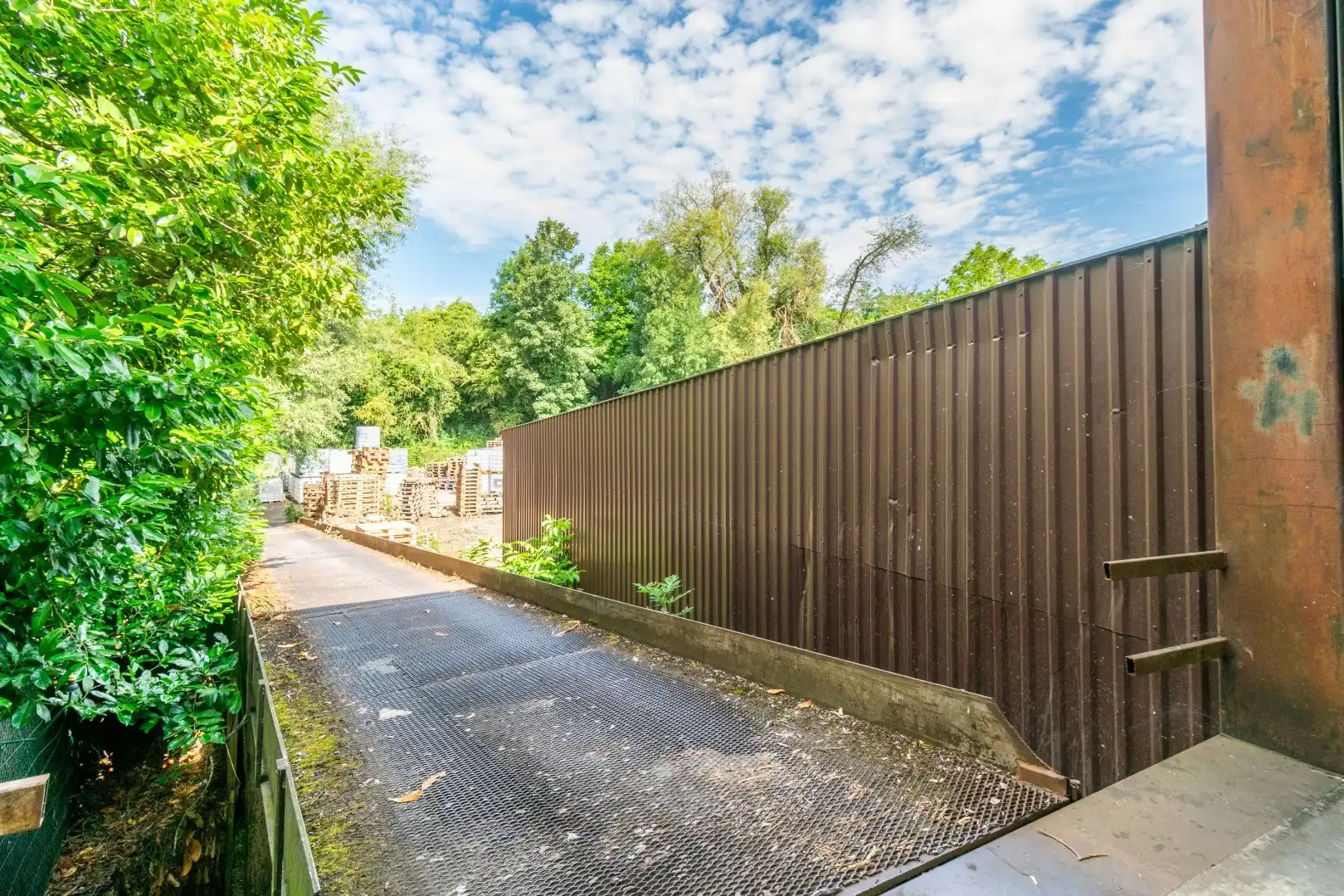 ZEER RUIME LOODS (3000m²) + WONING/BUREEL ! foto 11