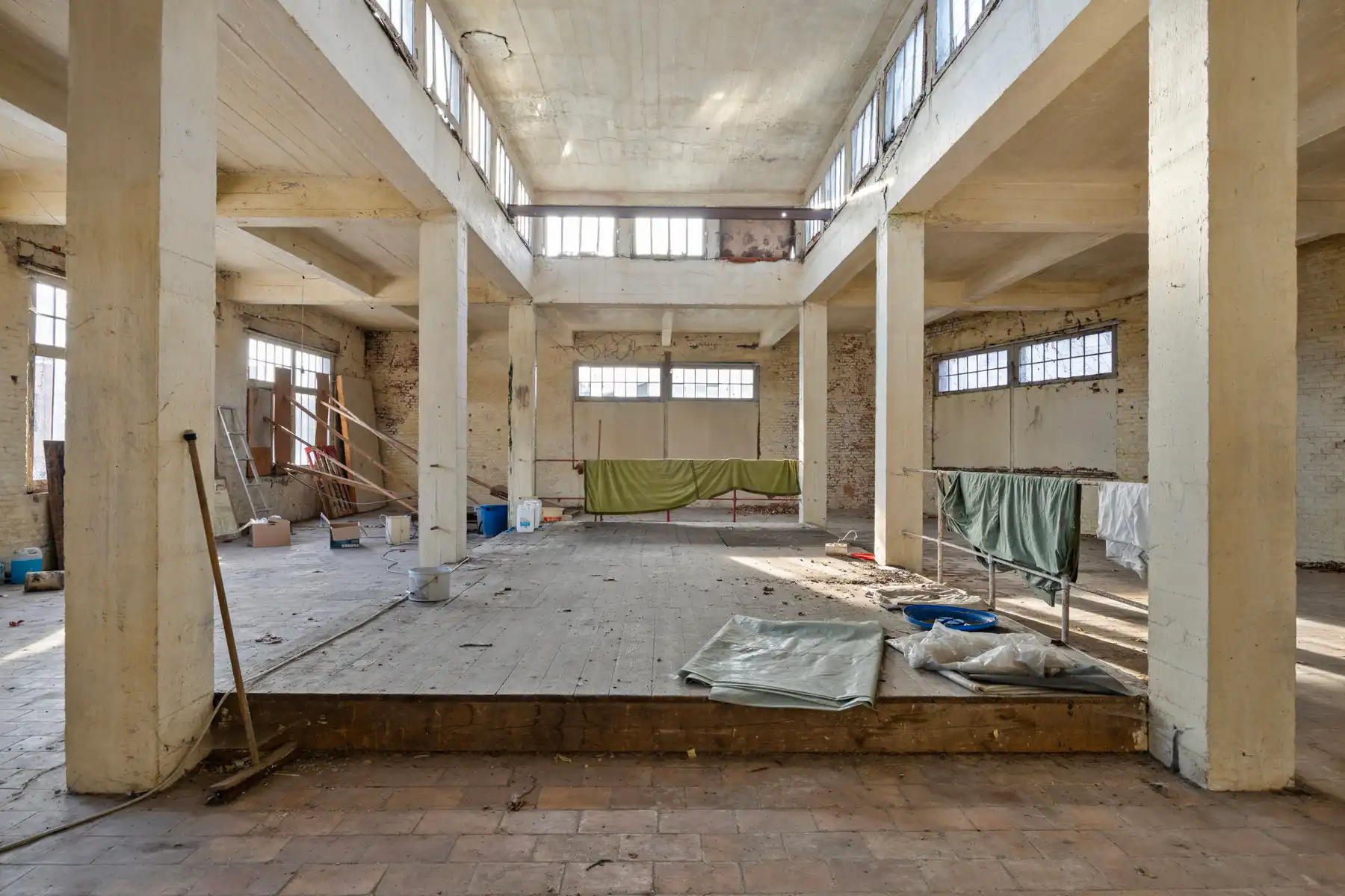 Opslagruimte met kelder en autostaanplaats te Lier. foto 2