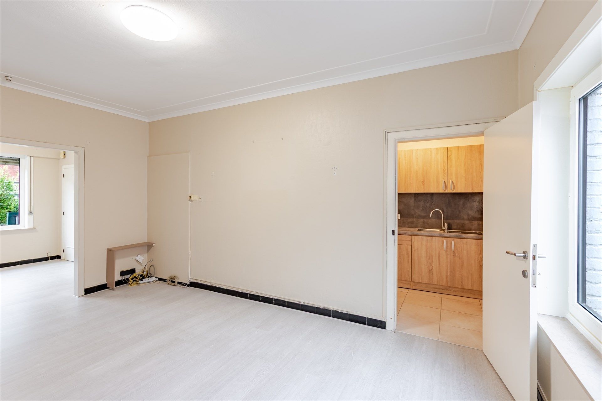 Op te frissen woning met twee slaapkamers en garage te Hofstade foto 6