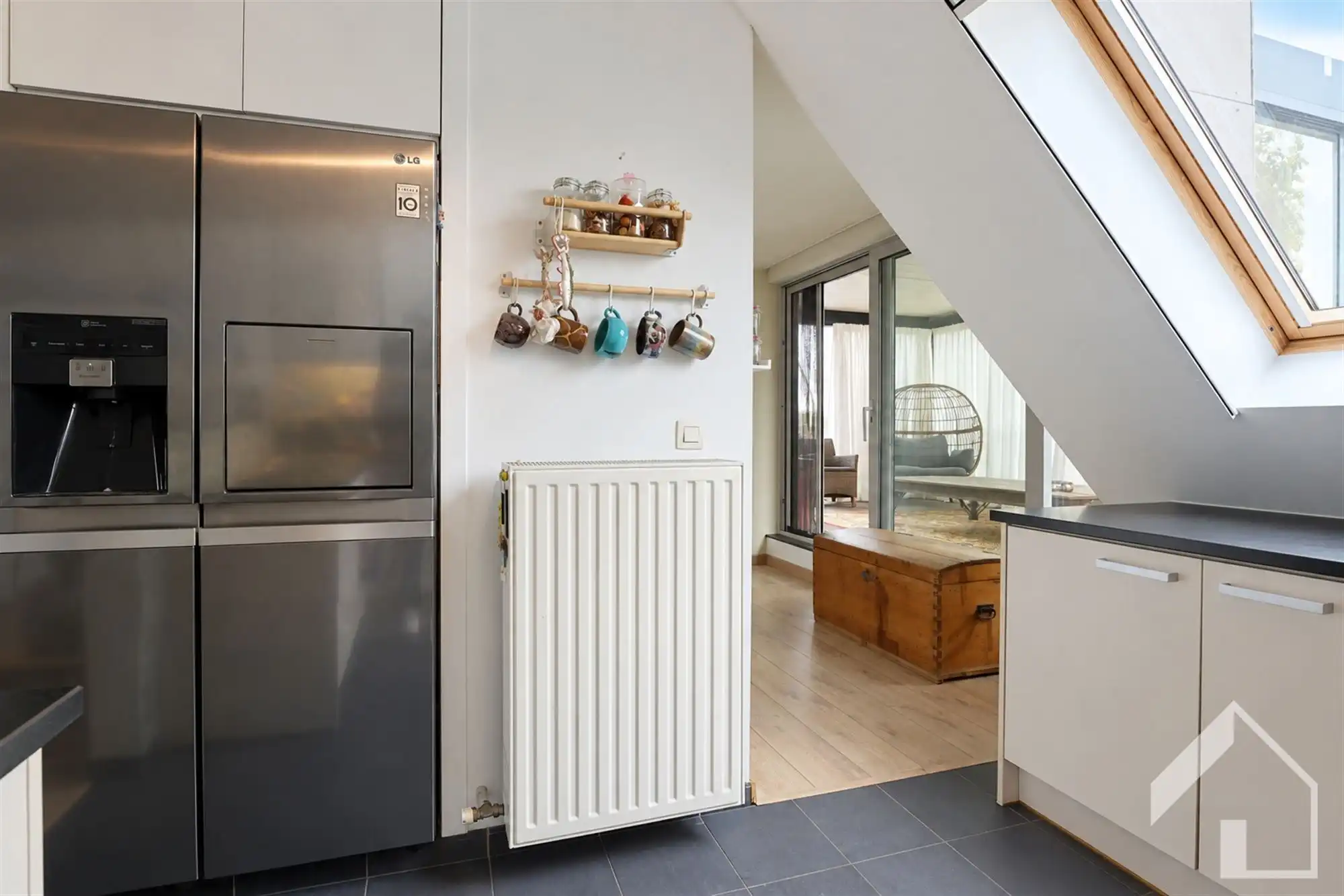 Ruim dakappartement met groot terras en staanplaats foto 7