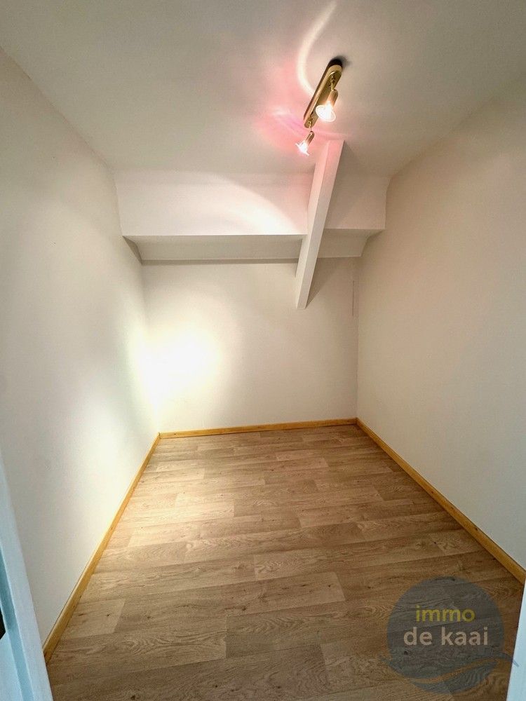 Goed gelegen duplexappartement nabij openbaar vervoer. foto 15