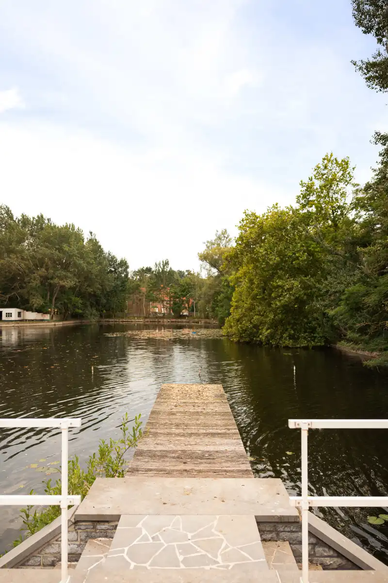 Knappe villa in landelijke omgeving met prachtige vijver foto 23