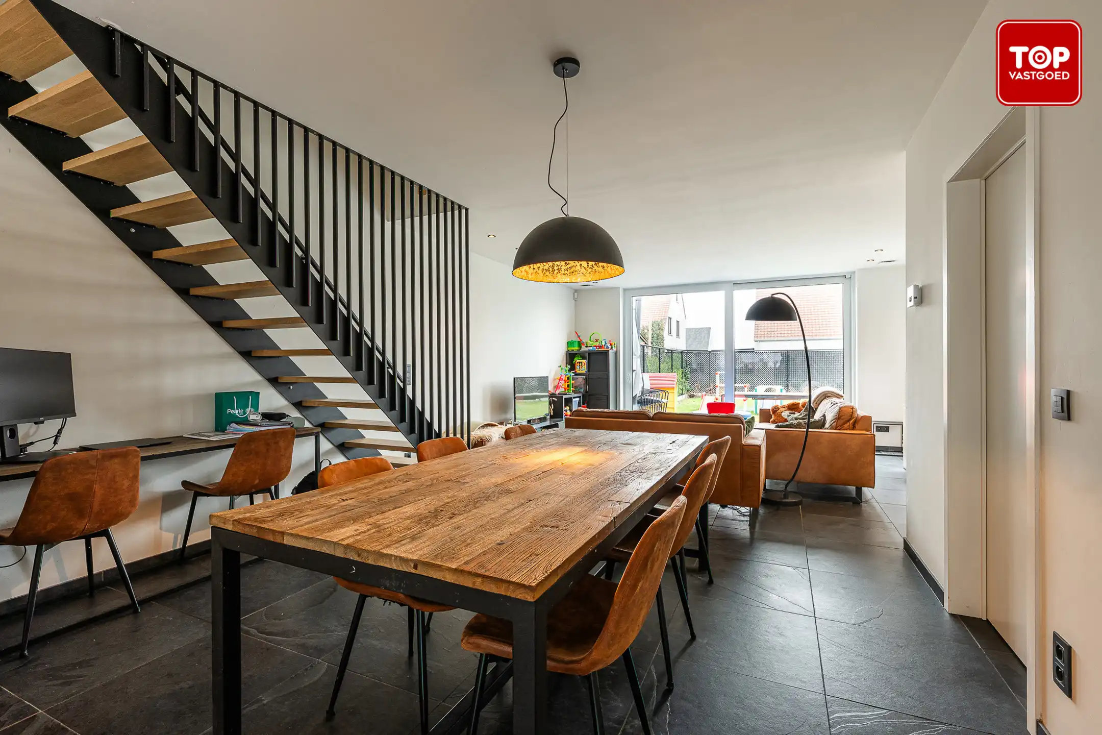 Stijlvolle en energiezuinige gezinswoning met hoogwaardige materialen en zonnige tuin foto 5